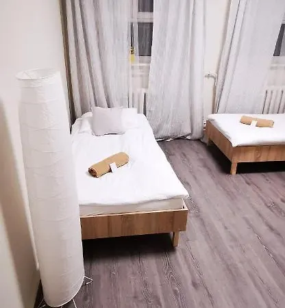 Auberge de jeunesse Powstaniec Wola - Private Varsovie