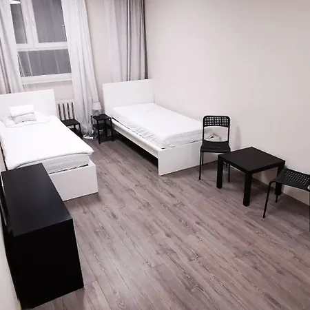 Auberge de jeunesse Powstaniec Wola - Private Varsovie