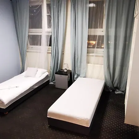Auberge de jeunesse Powstaniec Wola - Private *